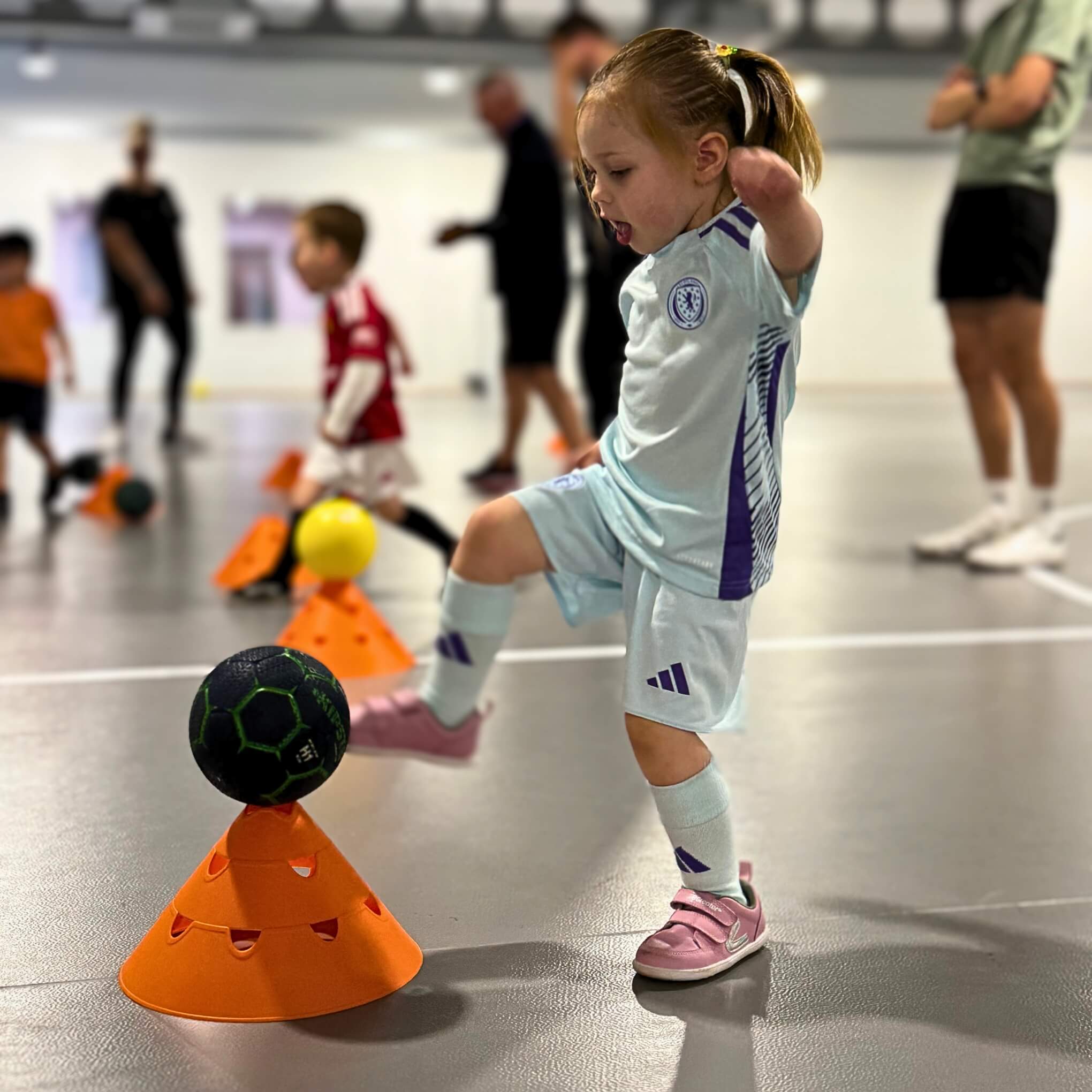 Edison - Pink - Image 3